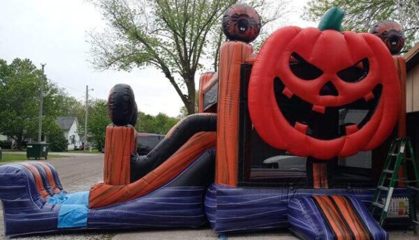 Giant Pumpkin Bounce House (13W 13L 12T)
